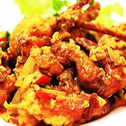 ปูนิ่มผัดผงกะหรี่