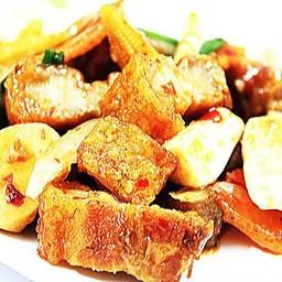 หมูกรอบผัดพริกเผา