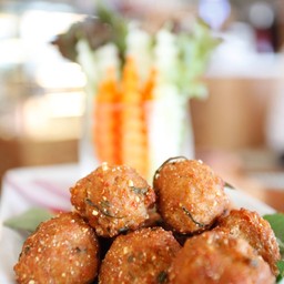 ลาบหมูทอด