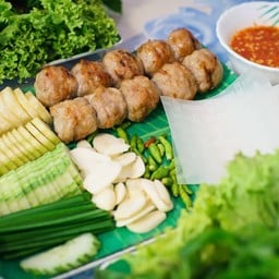 แหนมเนือง