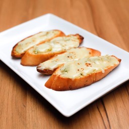 ขนมปังกระเทียมมอสซาเรลล่าซีส