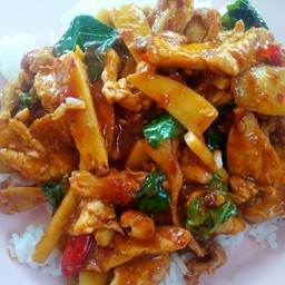 พริกแกงหน่อไม้ราดข้าว