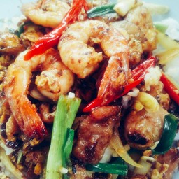 ผัดผงกระหรี่ราดข้าว