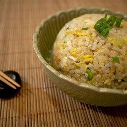 ข้าวผัดกระเทียม