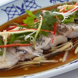 เนื้อปลาเก๋านึ่งซีอิ๊ว