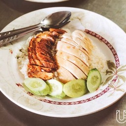 ข้าวมันไก่ตอนและหมูกรอบ