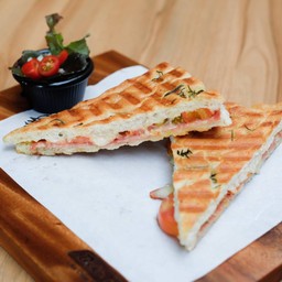 ปานินี่บาร์บีคิวเบคอนไข่ดาว