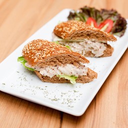 โรว์ทูน่ากับมัสตาร์ดมาโย