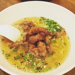 บะหมี่หมูทอด