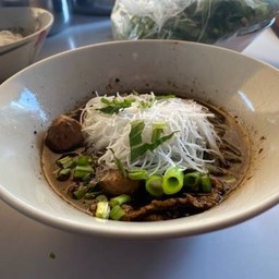 ป.ประทีป ก๋วยเตี๋ยวเรืออยุธยา+ทองธาราข้าวมันไก่ ถนนประเสริฐมนูกิจ ถนนประเสริฐมนูกิจ