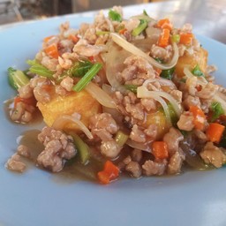 ผัดเต้าหู้ทรงเครื่อง
