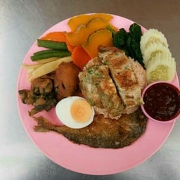 ข้าวน้ำพริกเผาพิเศษ