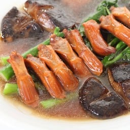 ลิ้นห่านเจี๋ยนคะน้าเห็ดหอม