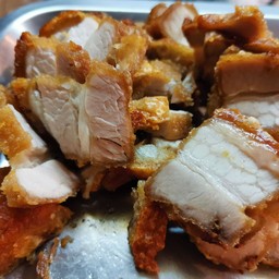 หมูกรอบ​ ฒ.ลูก4ก๋วยจั๊บน้ำข้น