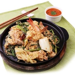 สุกี้ผัดแห้งรวมมิตรทะเล