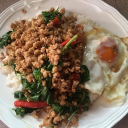 กะเพราใส่วุ้นเส้น