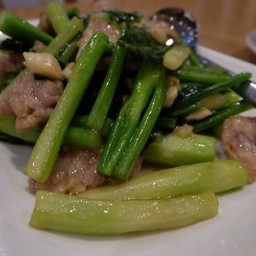 คะน้าหมูน้ำมันหอย