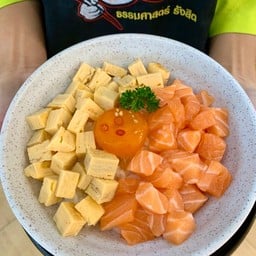 ข้าวหน้าแซลมอนไข่ดองน้ำปลา
