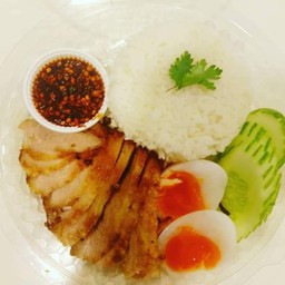 บ้านข้าวกล่อง เทิดราชัน