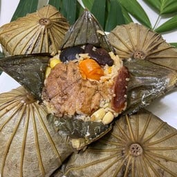 ข้าวห่อใบบัวทรงเครื่อง