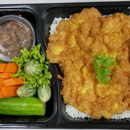 E-105  ข้าว น้ำพริก มะขามหมูสับ (อร่อยมาก) + ไข่เจียวหมูสับ