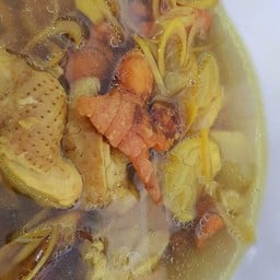 ไก่บ้านต้มขมิ้น