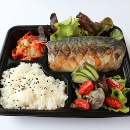 เซตปลาซาบะยา่างซอสเทริ