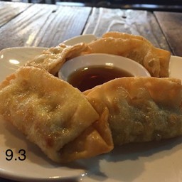 9.3 เกี๊ยวซ่า 65 บาท