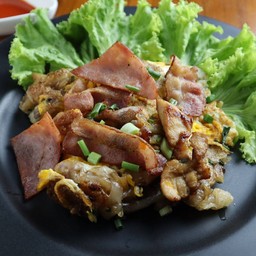 ก๋วยเตี๋ยวคั่วแฮมเบคอน