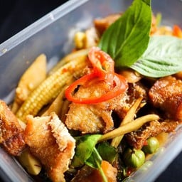 ข้าวผัดฉ่าปลากระพง