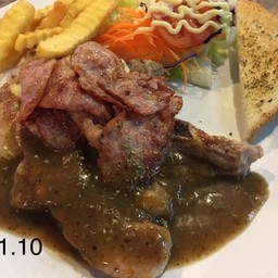 1.10 พ๊อคชอพ+เบคอน+ชีส ซอสพริกไทยดำ 219บาท