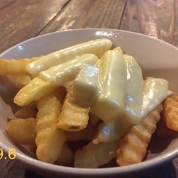 9.6 เฟรนย์ฟราย+ชีส 70 บาท