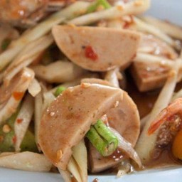 ตำปูปลาร้าหมูยอ