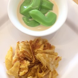 โรตีสังขยา นมสด (Roti with Thai Pandan Custard)
