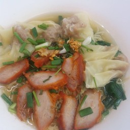 บะหมี่เกี๊ยวหมูแดง