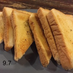 9.7 ขนมปังปิ้ง 40 บาท