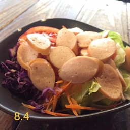 8.4 สลัดไส้กรอก 99 บาท