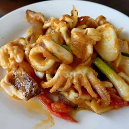 หมึกผัดไข่เค็ม