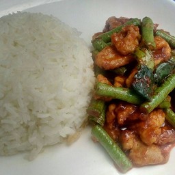 ข้าวราดผัดพริกแกงหมู