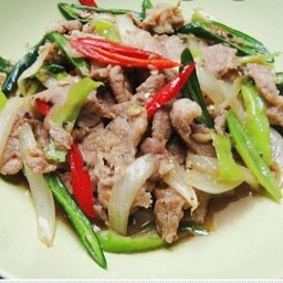 ผัดพริกสดไก่
