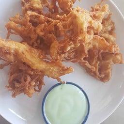 เห็ดทอดพร้อมน้ำจิ้มรสเด็ด