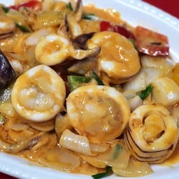 หมึกไข่ผัดไข่เค็ม