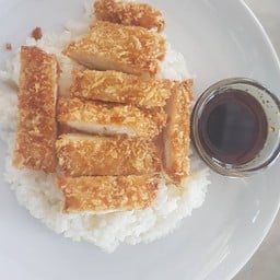 ข้าวหน้าไก่ทอดซอสเทริยากิ