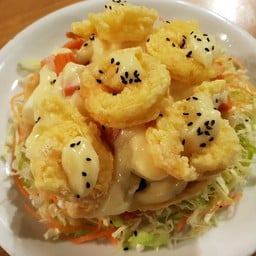 สลัดผลไม้กุ้งทอด