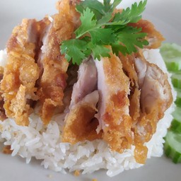 ข้าวมันไก่ทอดสูตรอากง