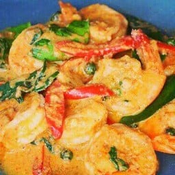 ผัดพริกแกงนมสด