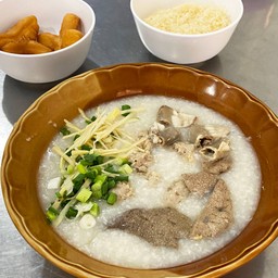 โจ๊กหมูใส่ทุกอย่าง (ไม่ใส่ไข่)