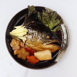 หัวปลาแซลมอนนึ่งซีอิ๊ว