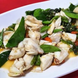 เนื้อกรรเชียงปูผัดพริกขี้หนู