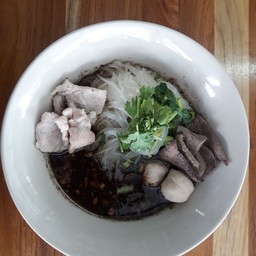 เส้นเล็กหมู-น้ำ